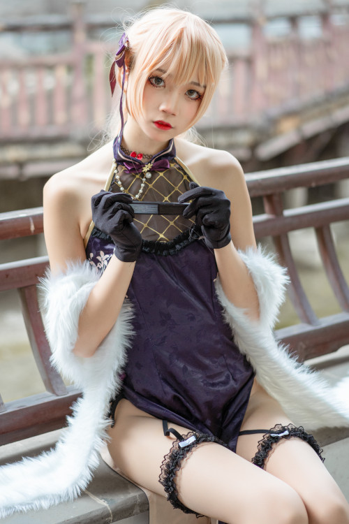 Read more about the article Cosplay 兔玩映画 紫雨心