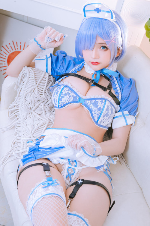 Read more about the article Cosplay 日奈娇 蕾姆蓝色护士 Set.01