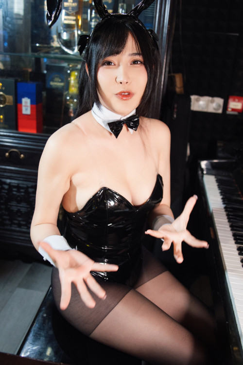 Cosplay 糖果果candy – 黑胶兔兔2 Set.01